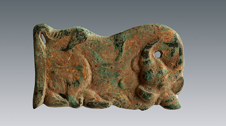 卧牛纹青铜镏金饰牌